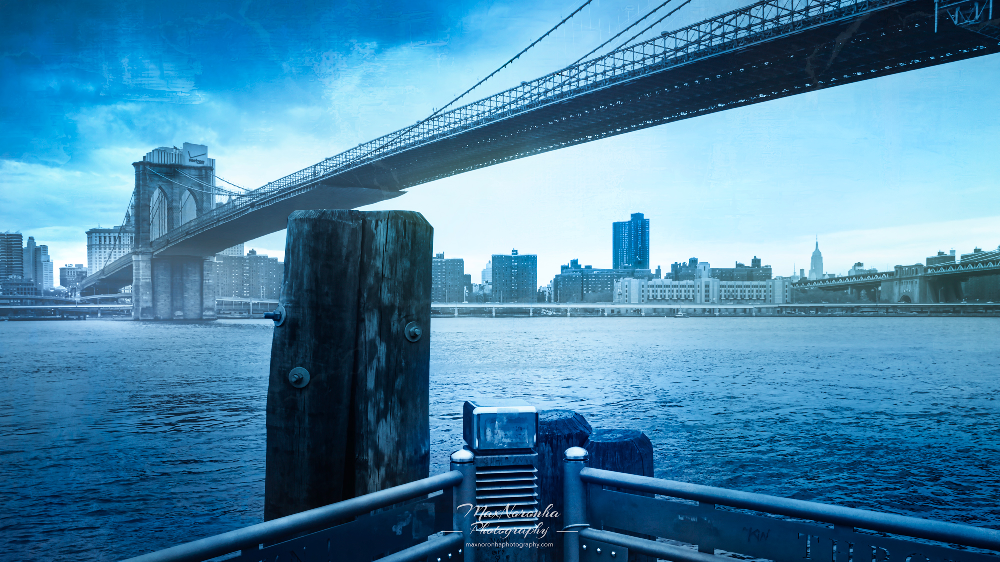 Brooklynbridgeforsocialmediainblue